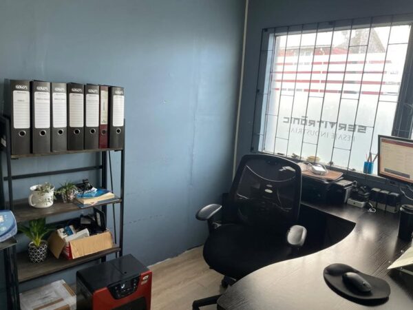 Se vende casa oficina con cabaña Población Anef - Imagen 6
